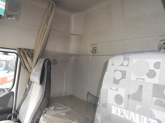 Vehicle image 6 / 8