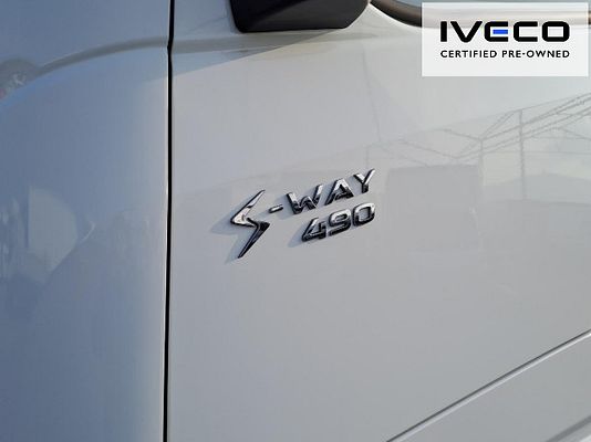 Vehicle image 4 / 13