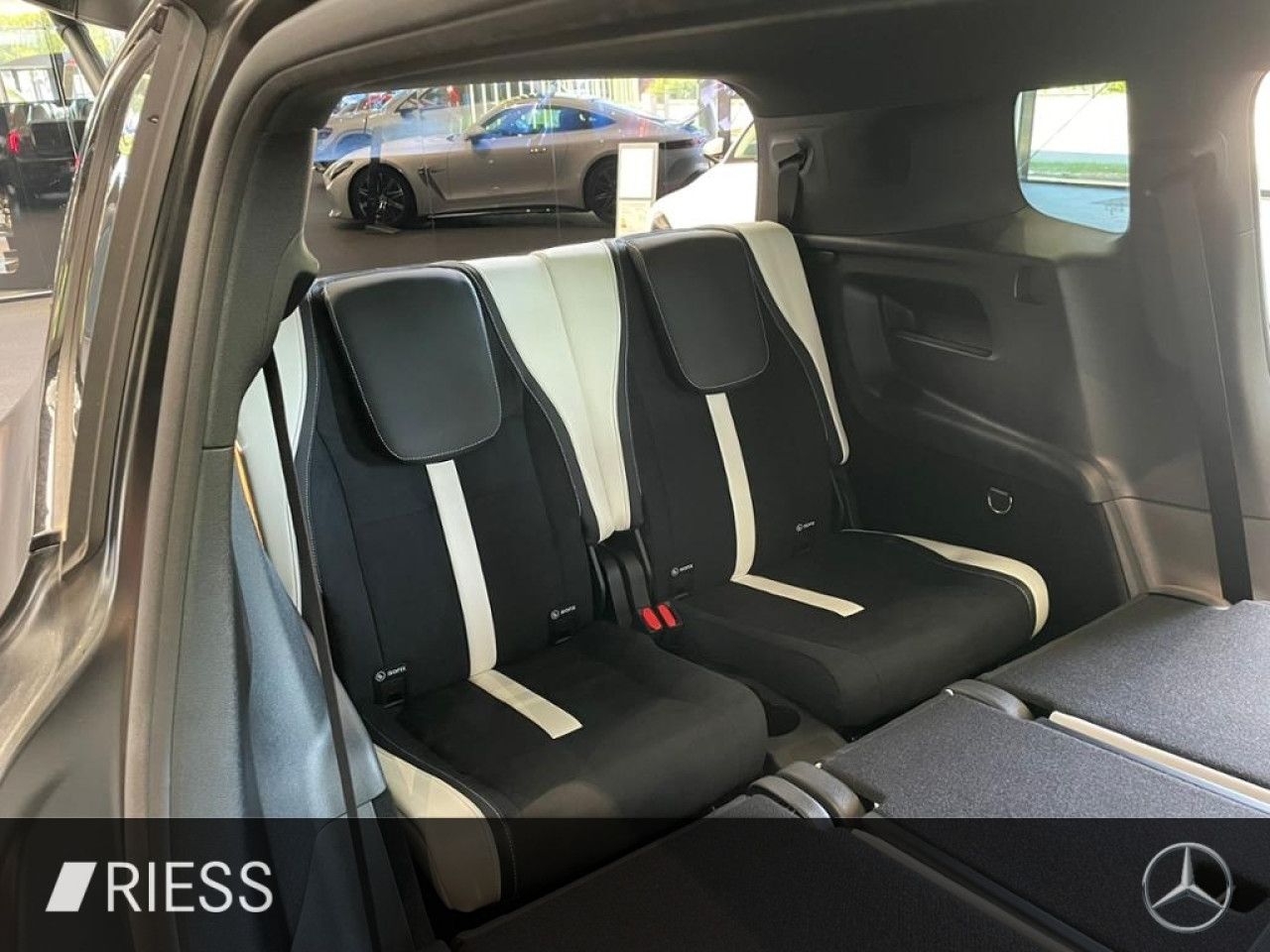 Mercedes-Benz GLB – Bild 23