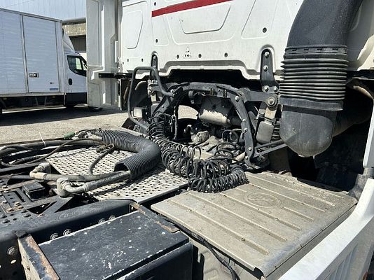 Vehicle image 7 / 15