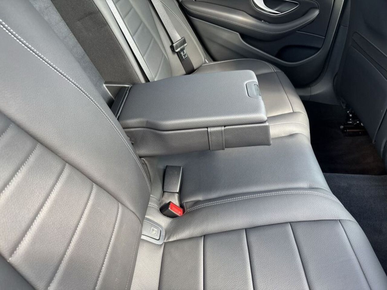 Mercedes-Benz E-Klasse – Bild 22