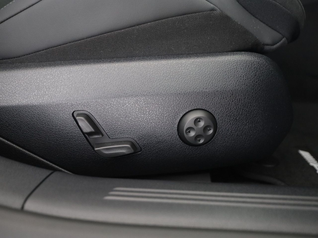 Mercedes-Benz E-Klasse – Bild 17