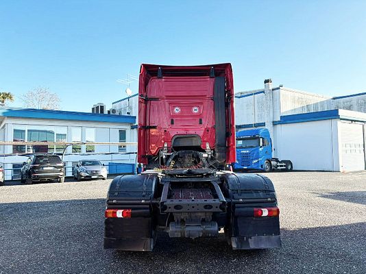 Vehicle image 5 / 15