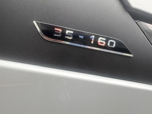 Vehicle image 12 / 18