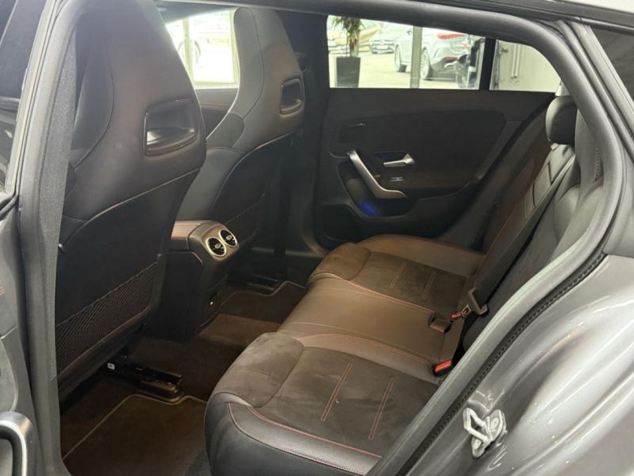 Photo du véhicule 10 / 18