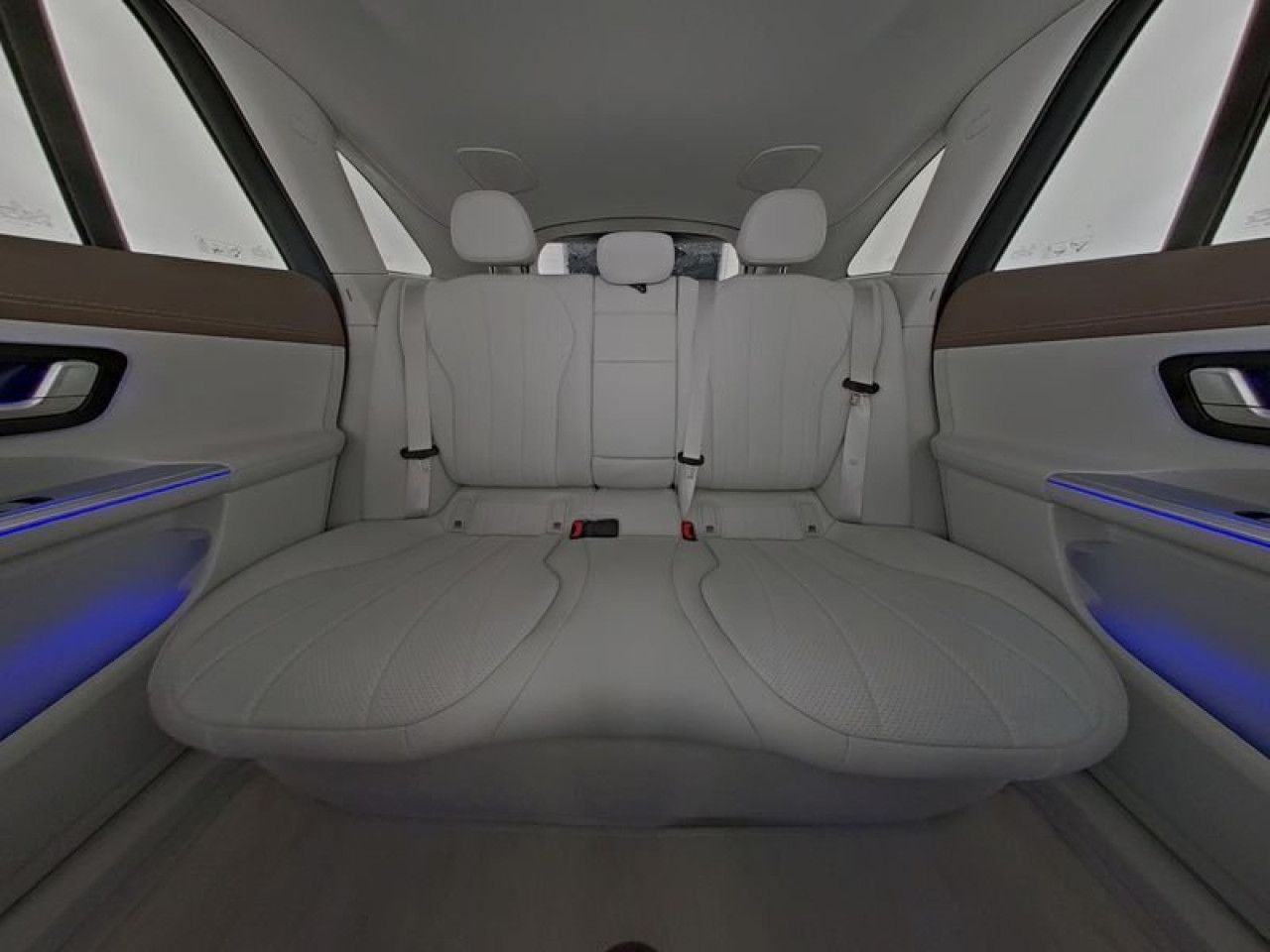 Mercedes-Benz EQE – Bild 8