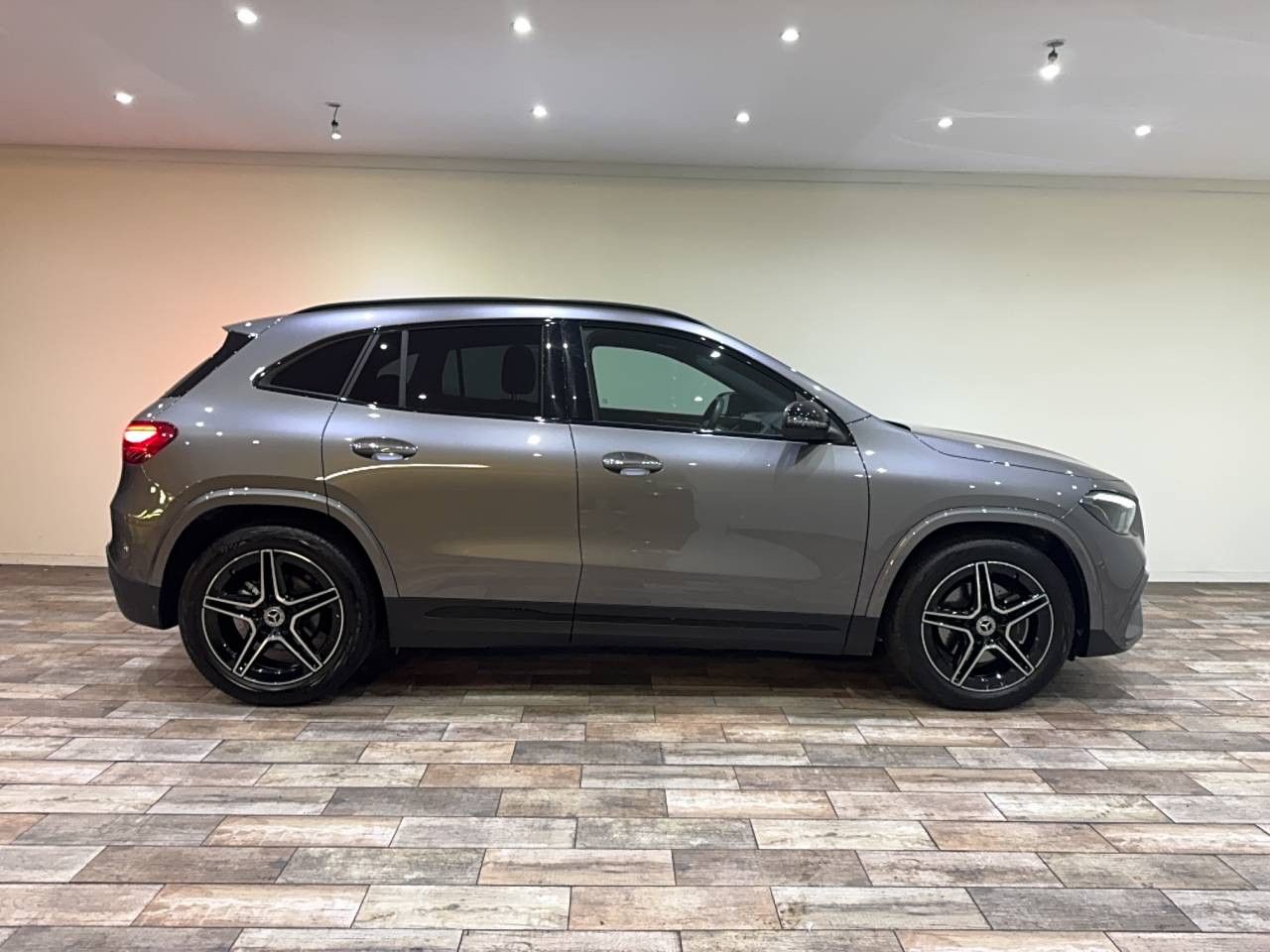 Photo du véhicule 2 / 18