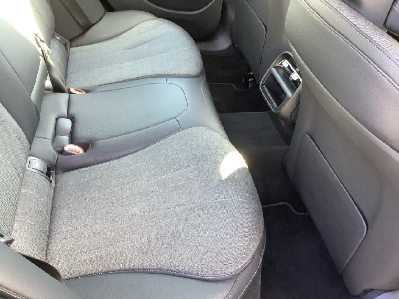 Mercedes-Benz E-Klasse – Bild 14