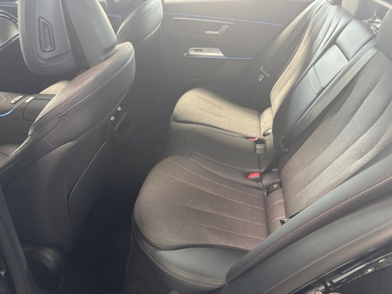 Mercedes-Benz E-Klasse – Bild 13