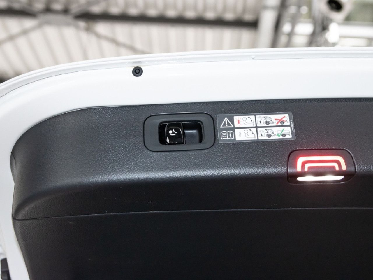 Mercedes-Benz C-Klasse – Bild 8
