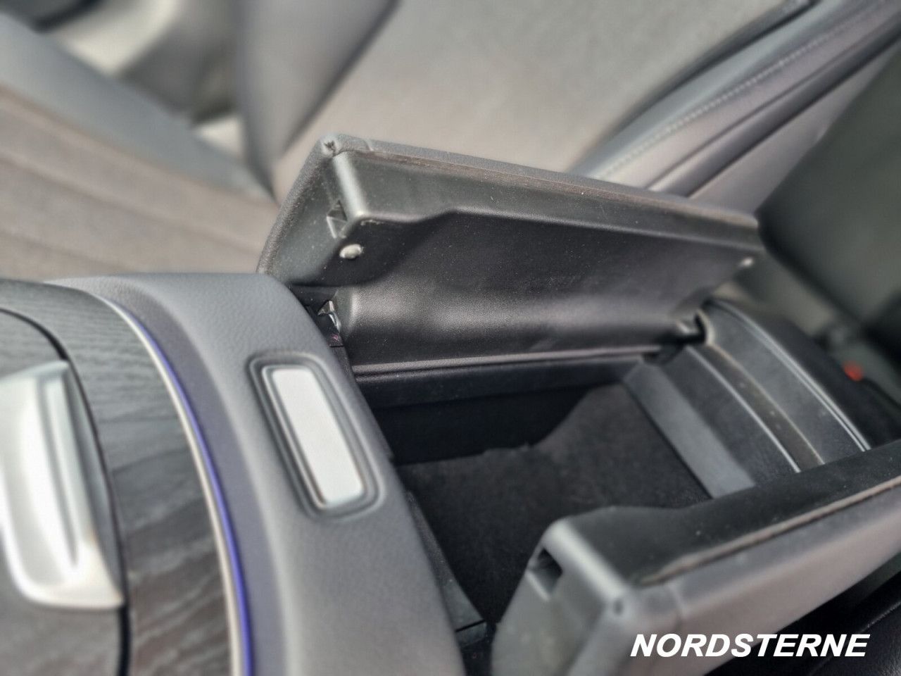 Mercedes-Benz E-Klasse – Bild 24