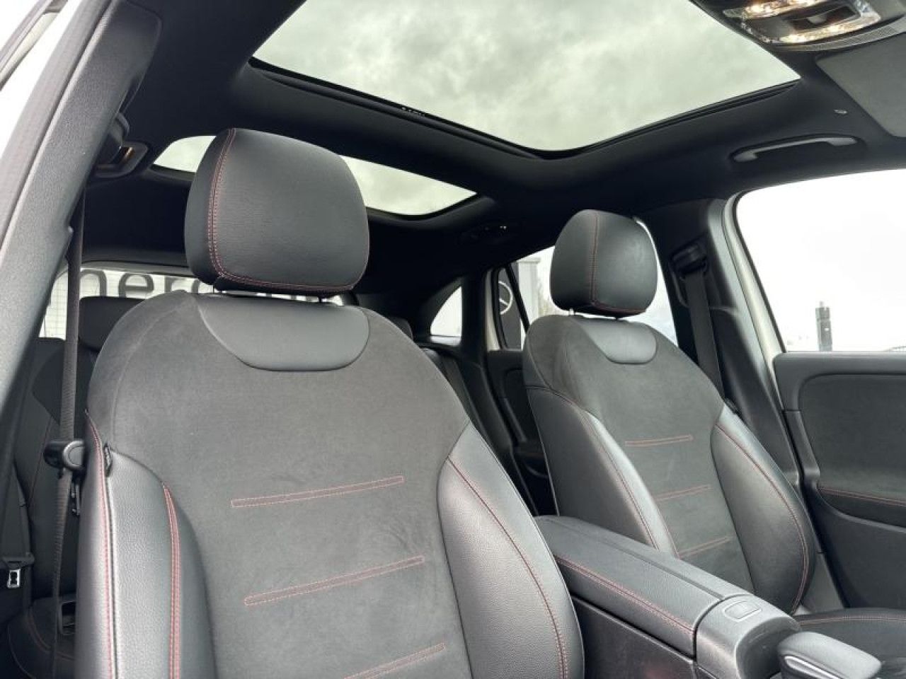 Photo du v&eacute;hicule 11 / 18