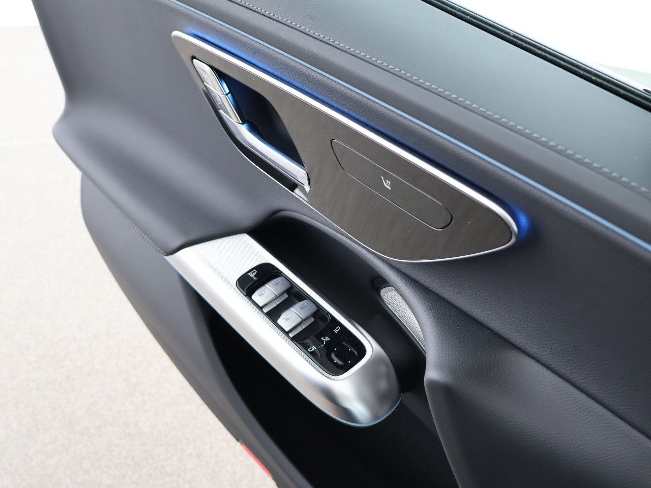 Mercedes-Benz E-Klasse – Bild 13