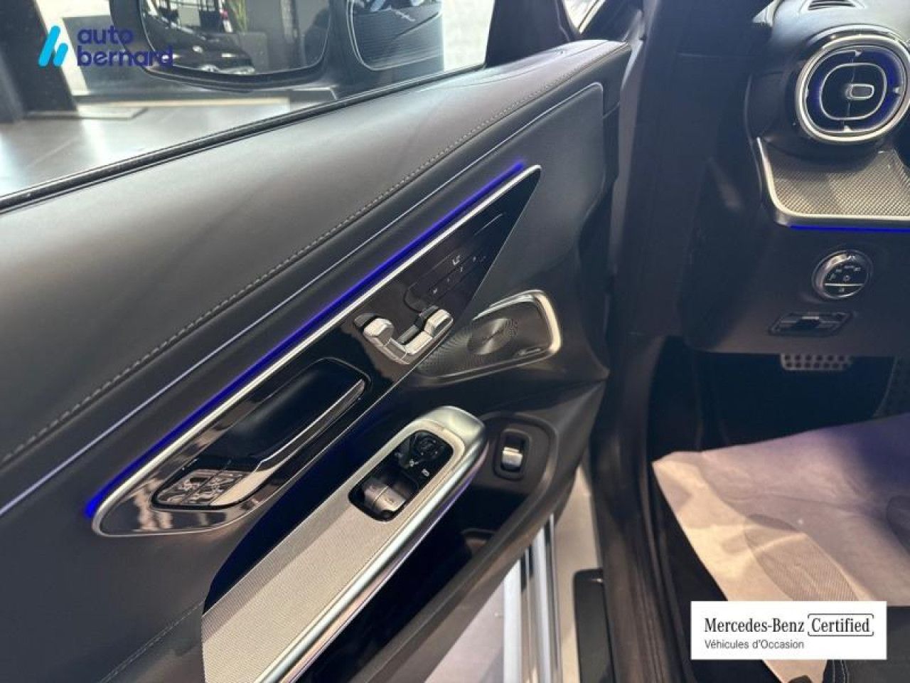 Photo du v&eacute;hicule 10 / 16