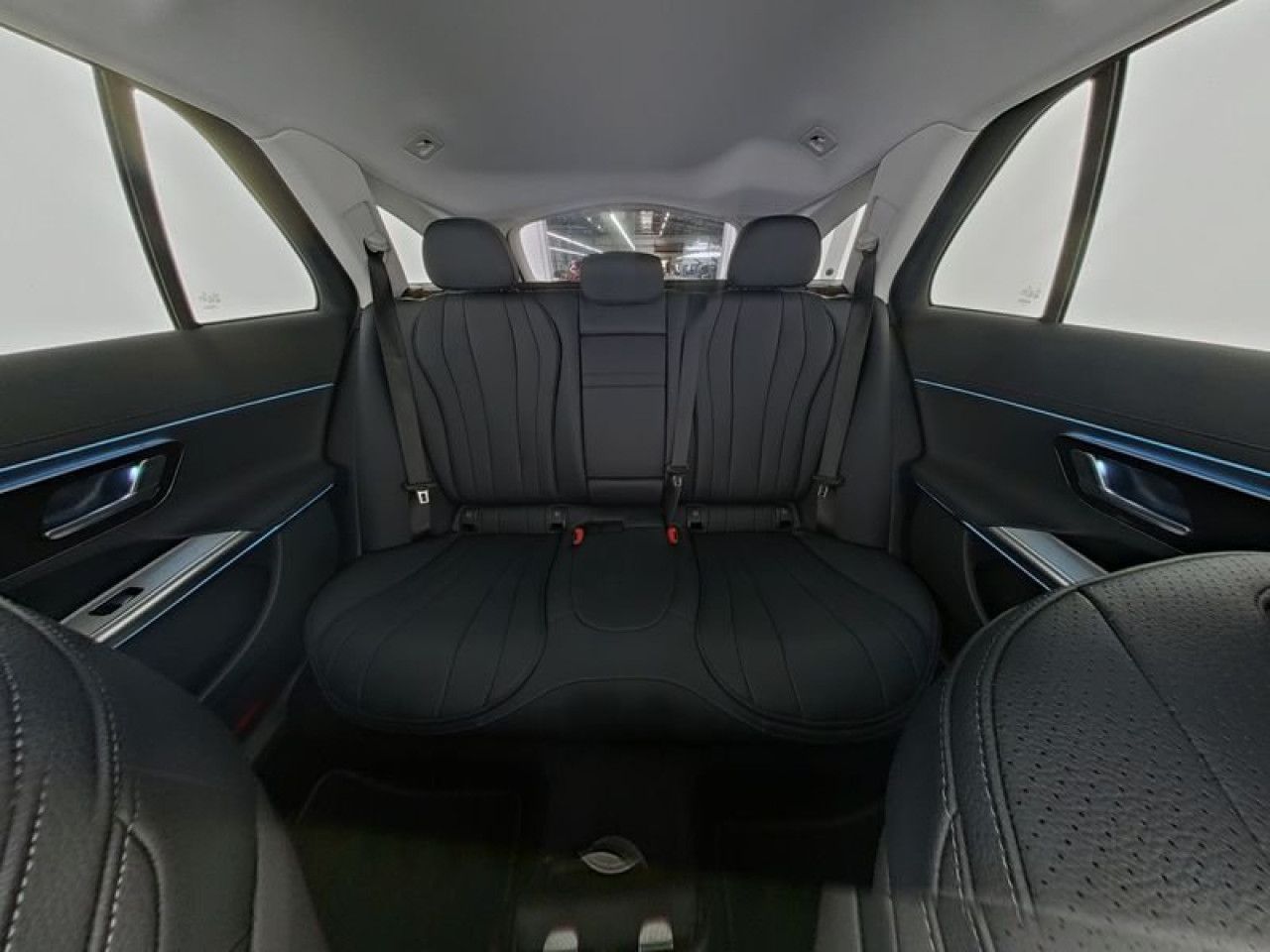 Mercedes-Benz E-Klasse – Bild 10