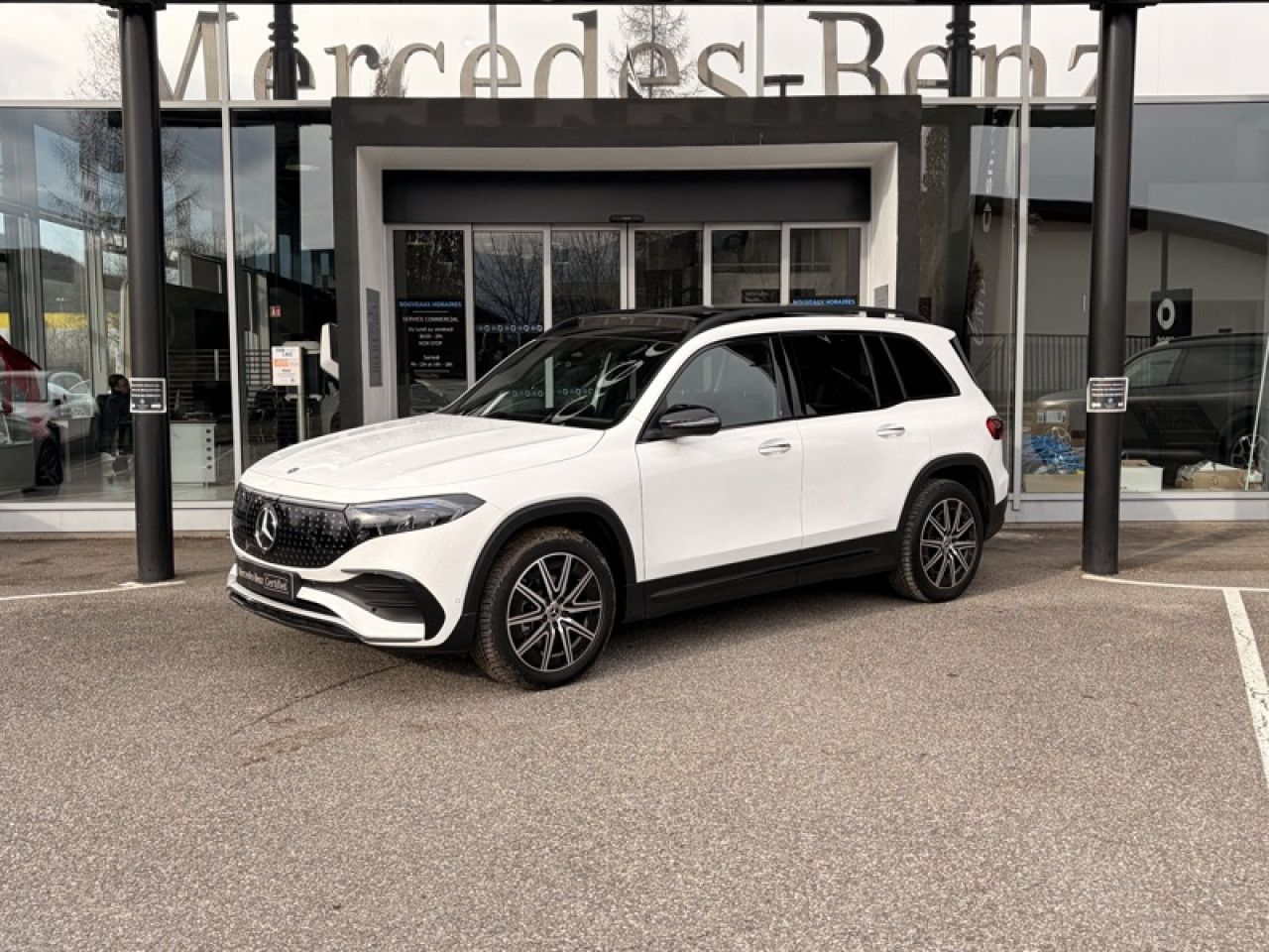 Photo du v&eacute;hicule 1 / 18