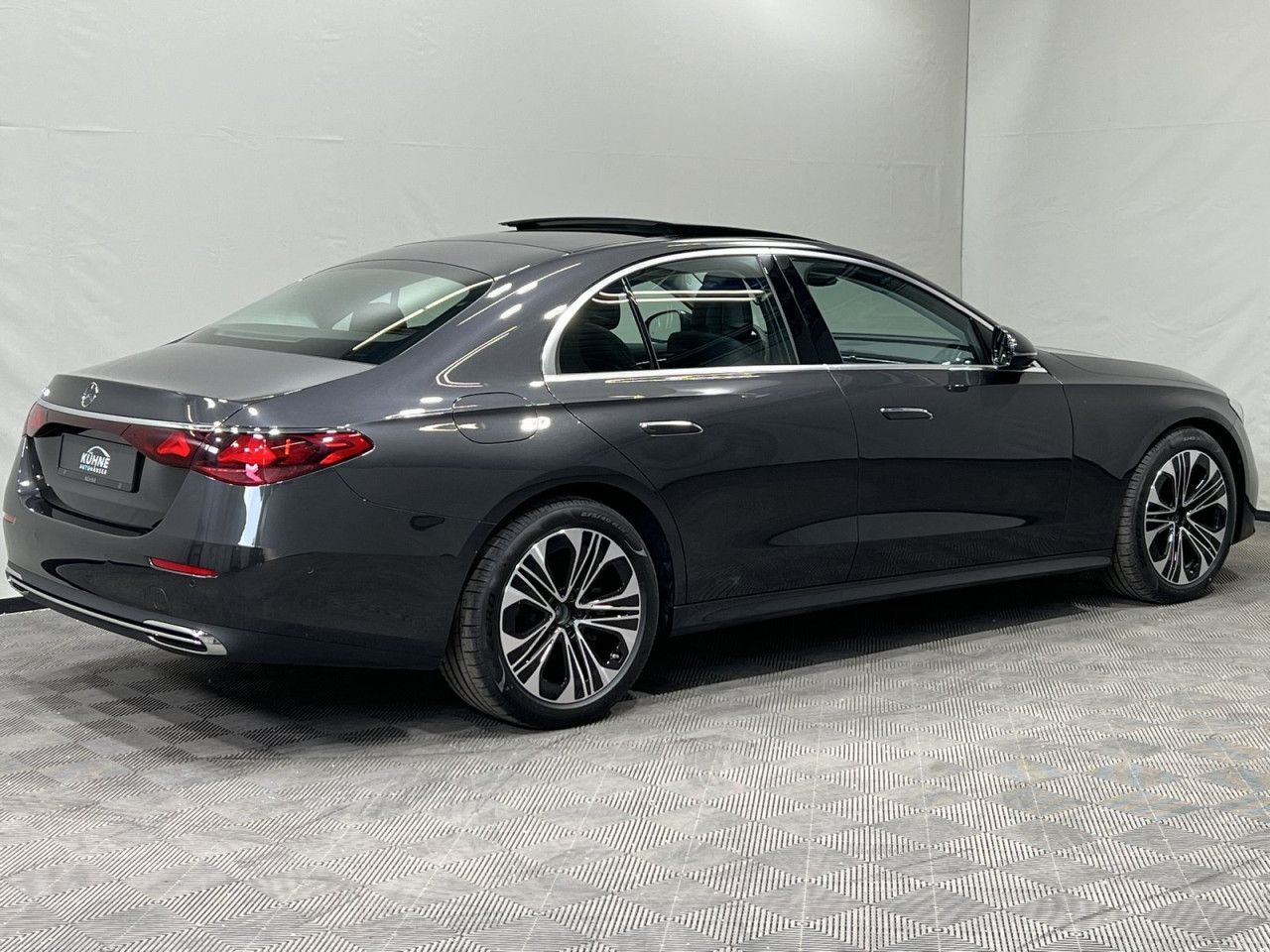 Mercedes-Benz E-Klasse – Bild 23