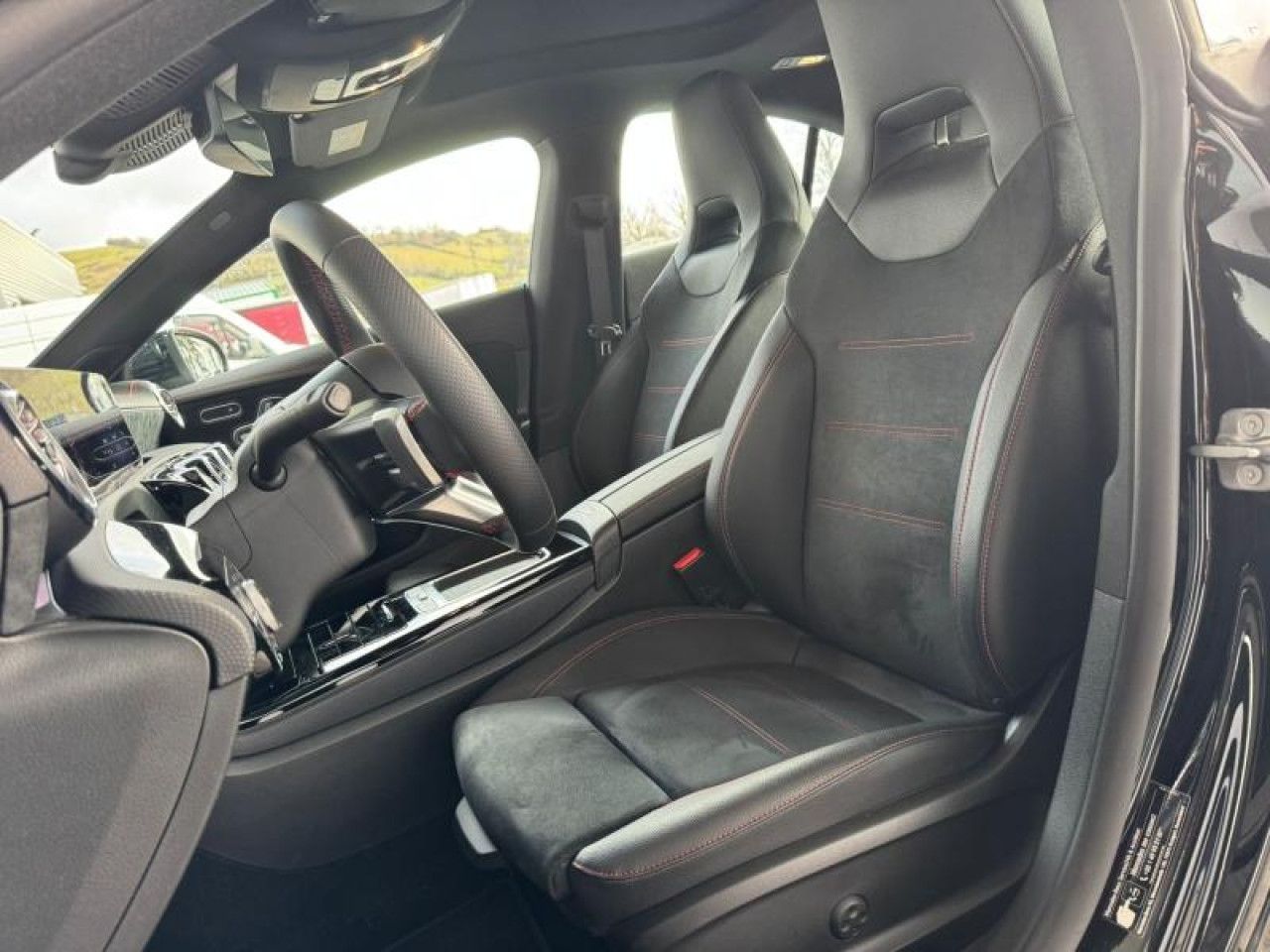 Photo du v&eacute;hicule 17 / 18