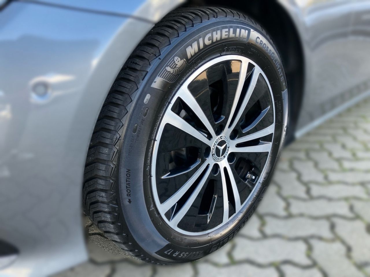 Mercedes-Benz E-Klasse – Bild 4
