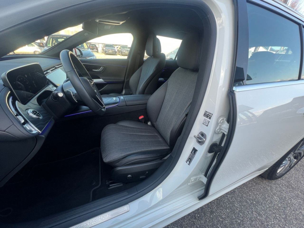 Mercedes-Benz E-Klasse – Bild 22