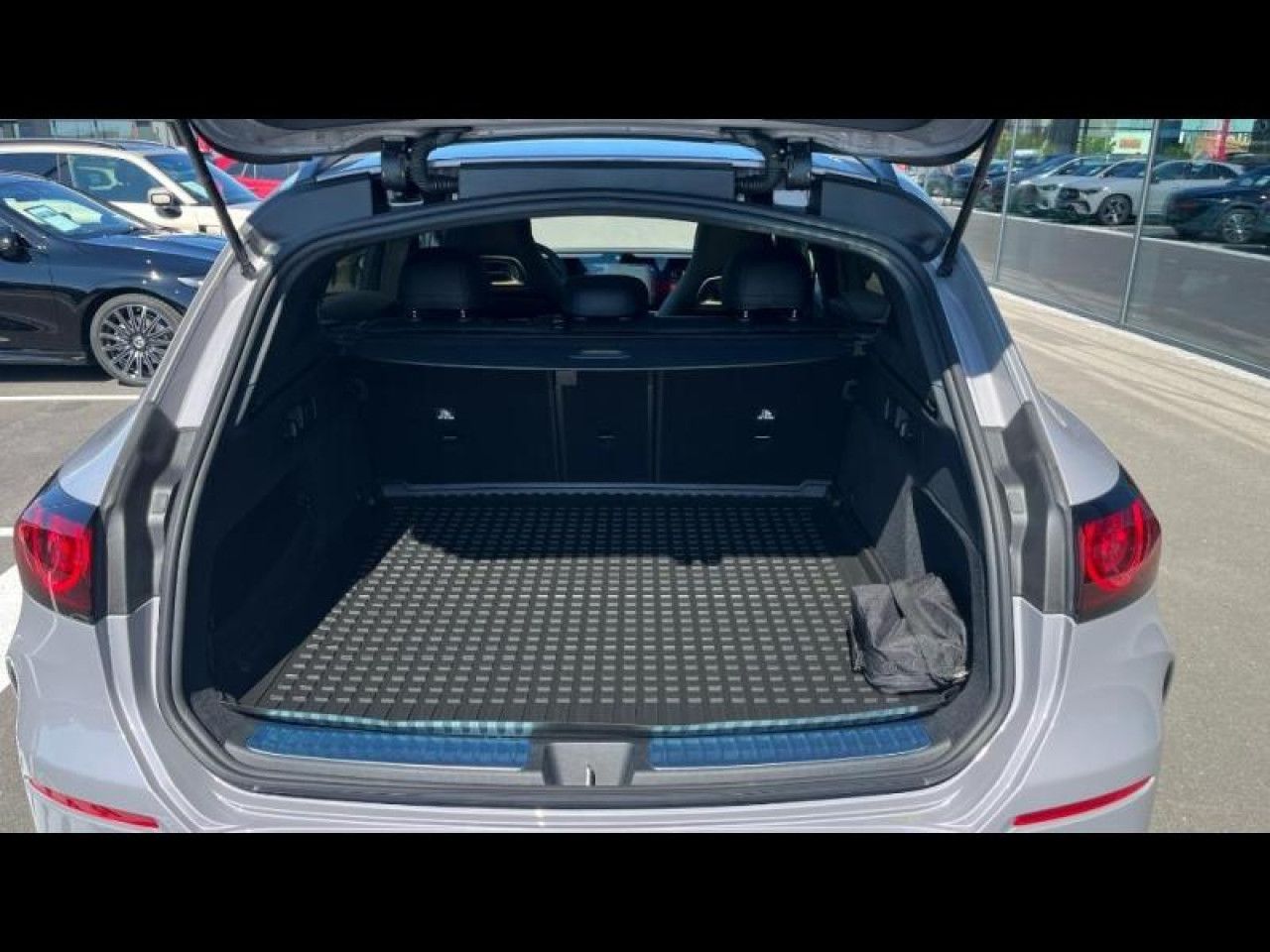 Photo du v&eacute;hicule 14 / 18