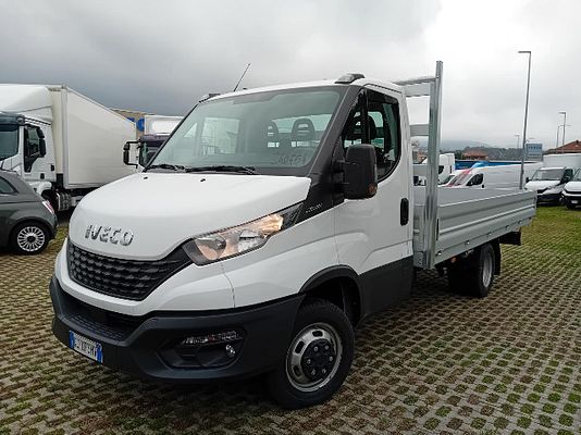 Vehicle image 1 / 10