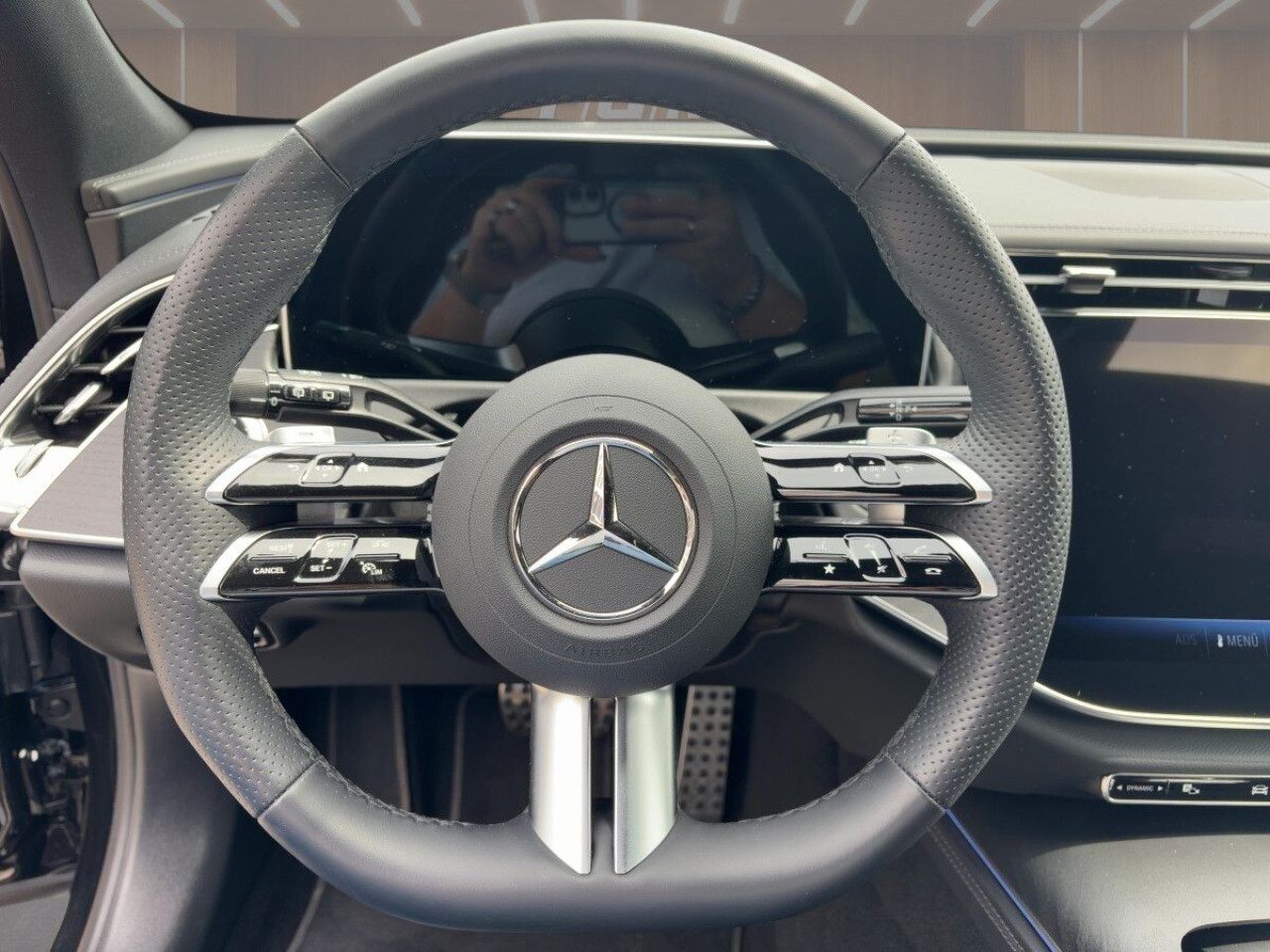 Mercedes-Benz E-Klasse – Bild 9