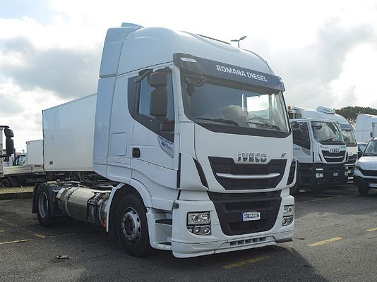 Vehicle image 2 / 7