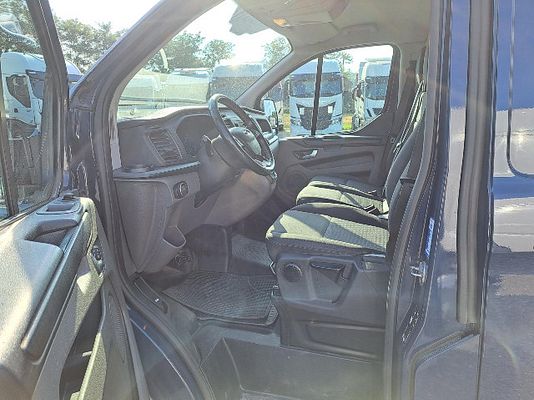 Vehicle image 10 / 13