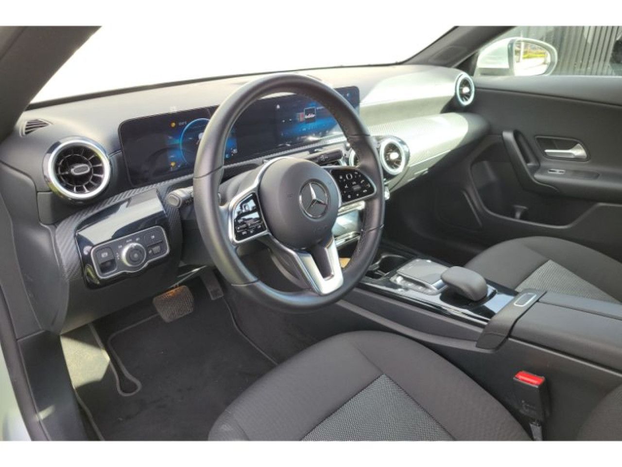 Imagem do ve&iacute;culo 5 / 18