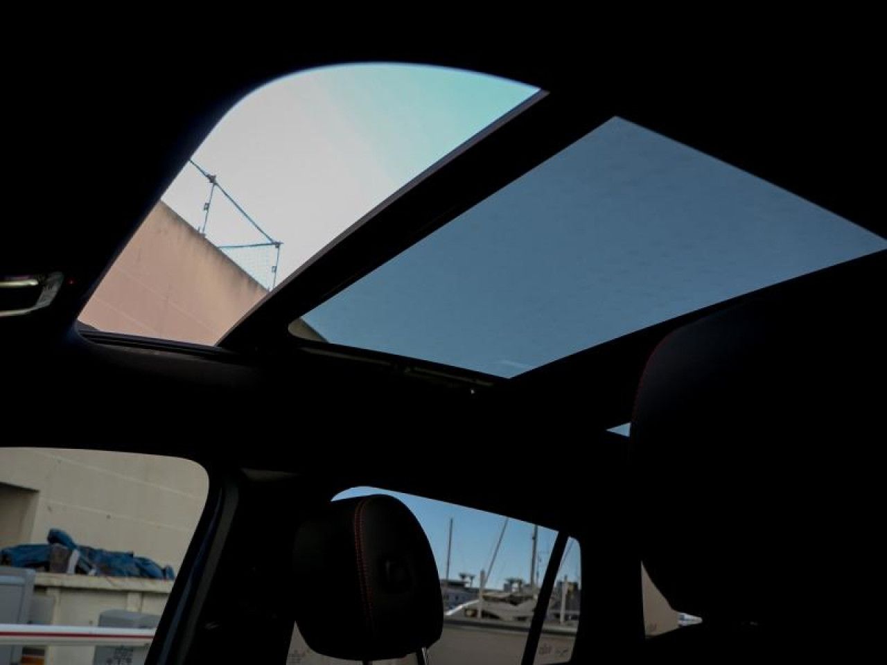 Photo du v&eacute;hicule 16 / 18