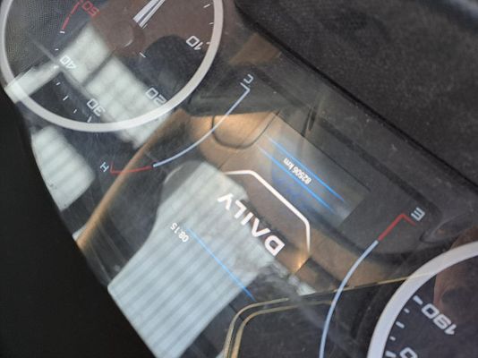 Vehicle image 3 / 9