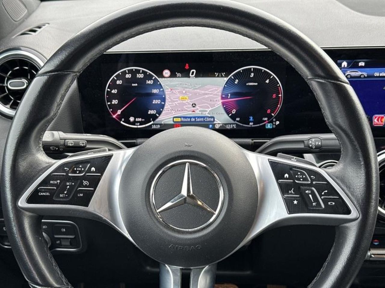 Photo du v&eacute;hicule 9 / 18