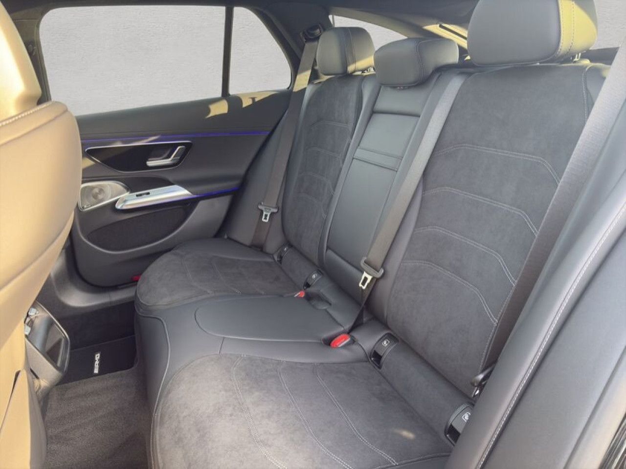 Mercedes-Benz E-Klasse – Bild 16