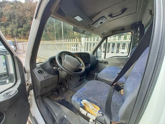 Vehicle image 2 / 5