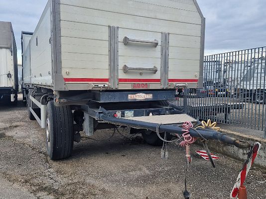 Vehicle image 3 / 3