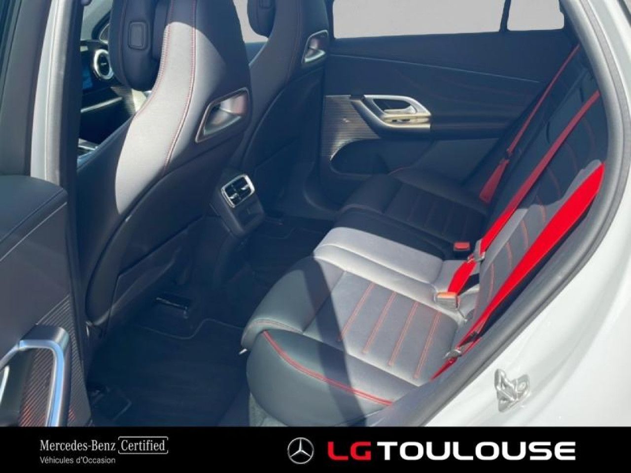 Photo du v&eacute;hicule 18 / 18