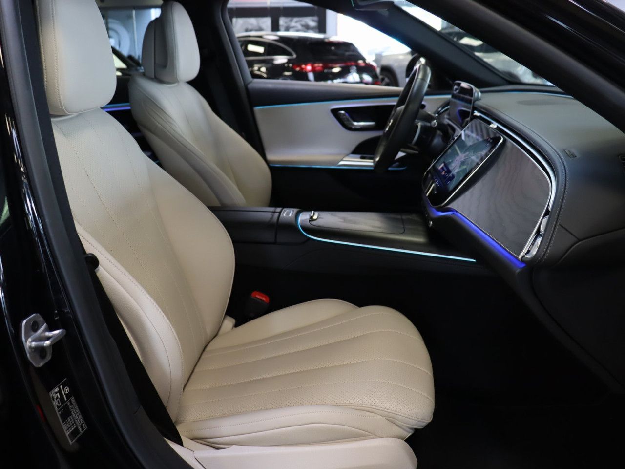 Mercedes-Benz E-Klasse – Bild 28