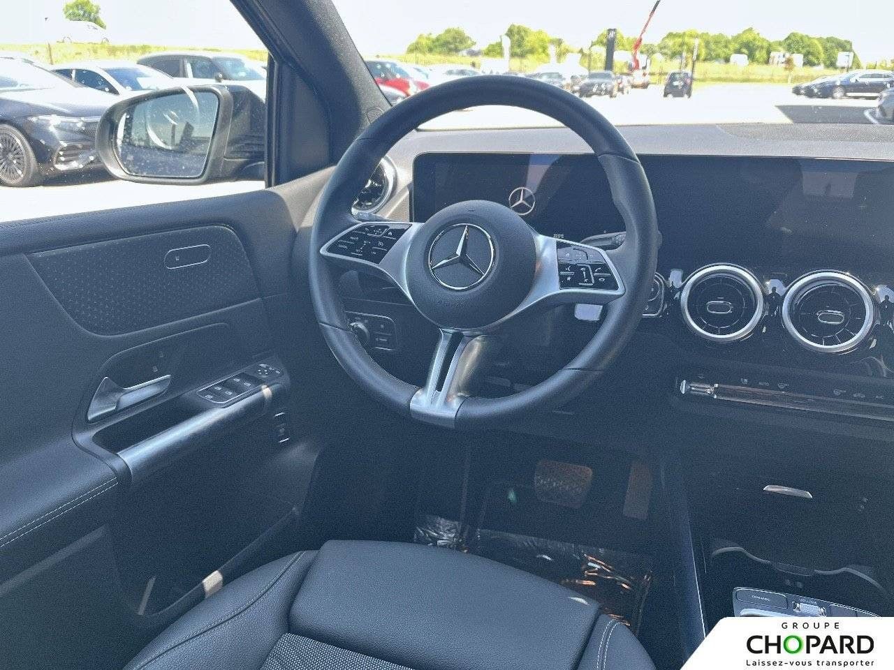 Photo du v&eacute;hicule 2 / 18