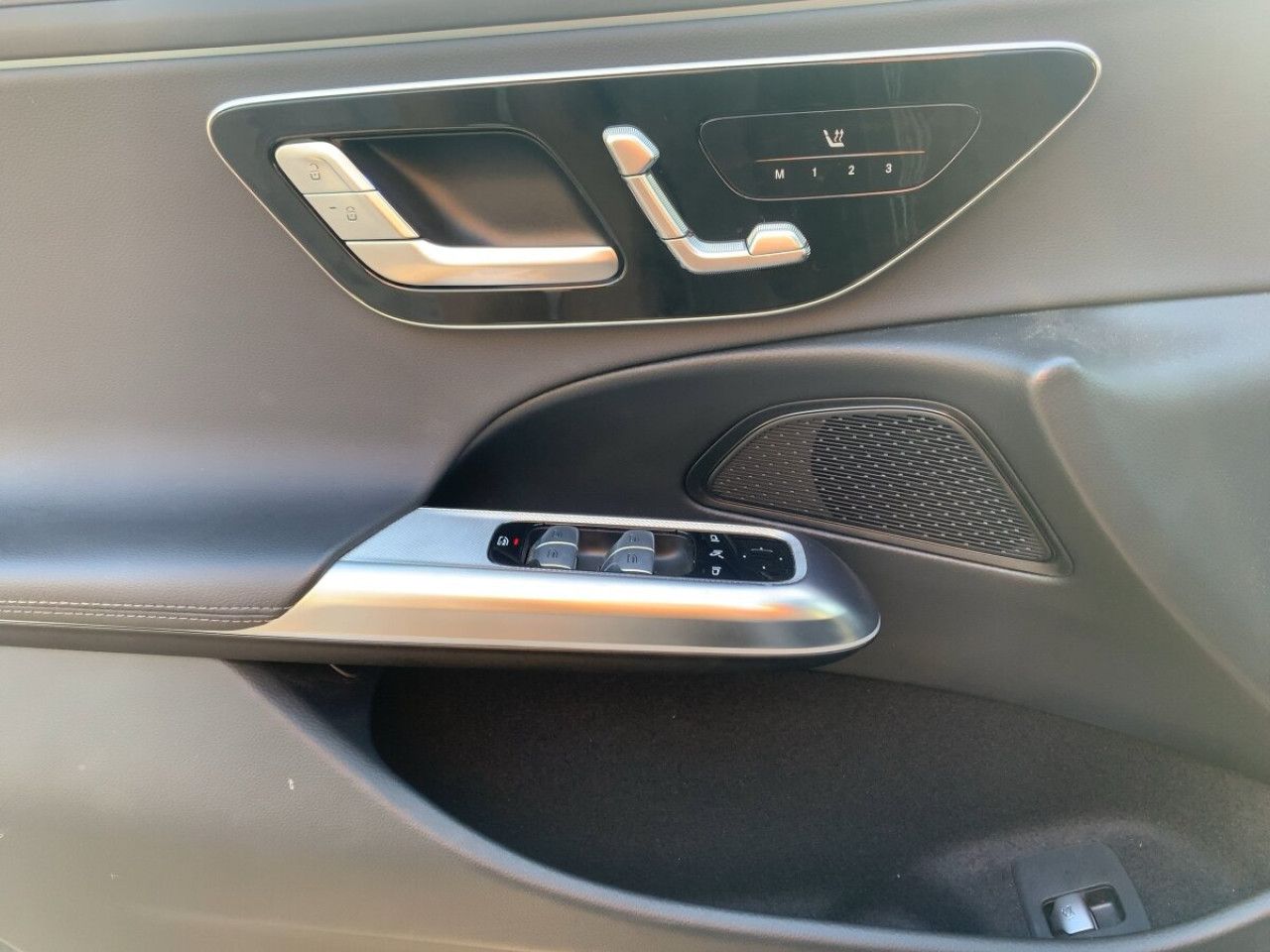 Mercedes-Benz E-Klasse – Bild 13
