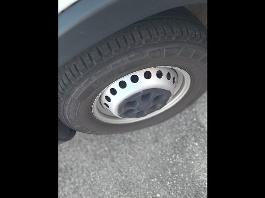 Vehicle image 6 / 20