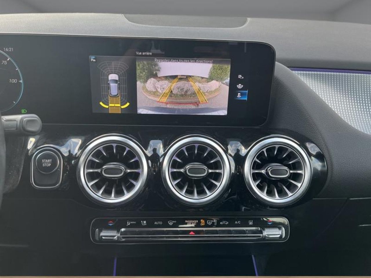 Photo du v&eacute;hicule 18 / 18