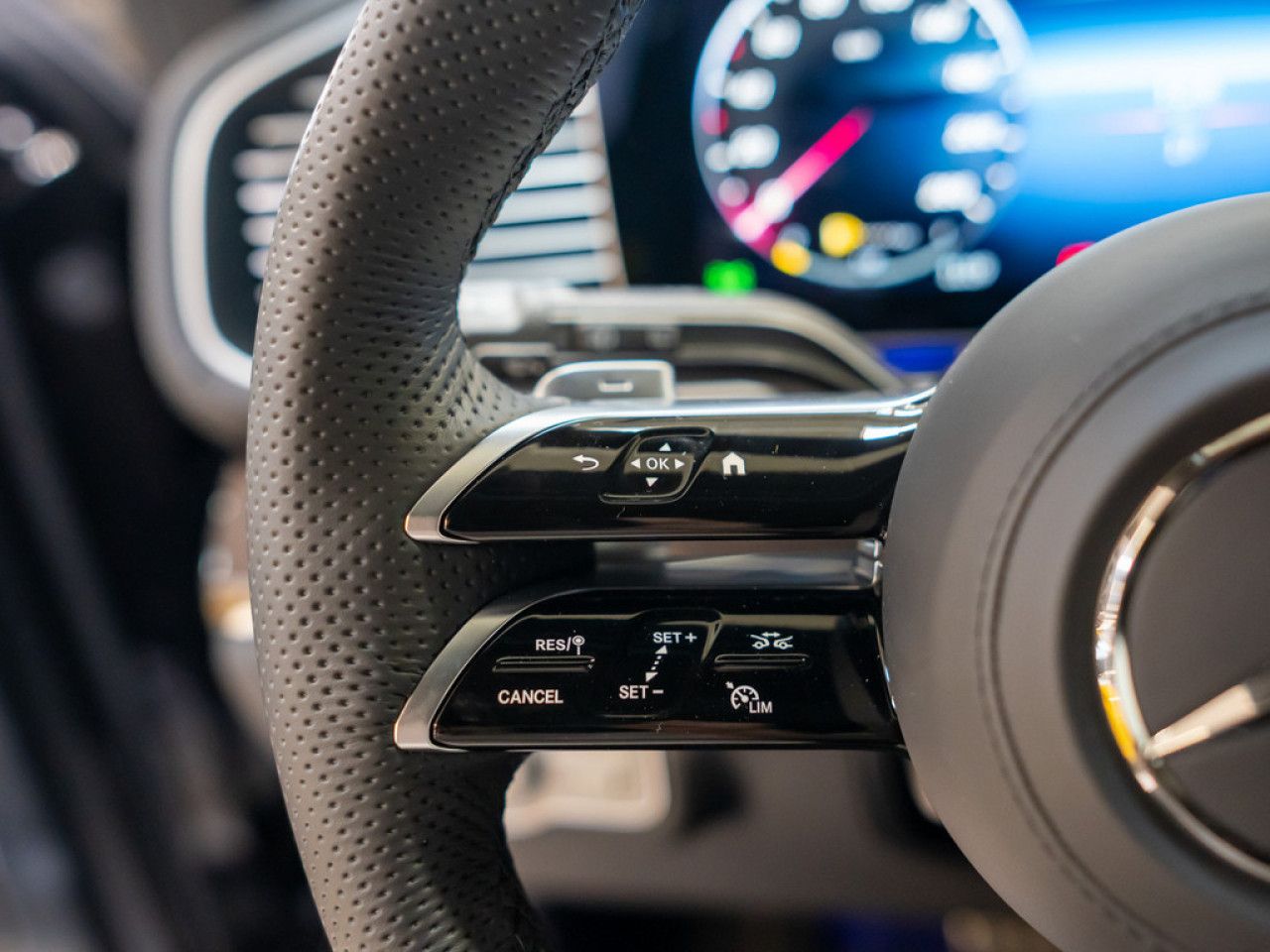 Mercedes-Benz GLS – Bild 17