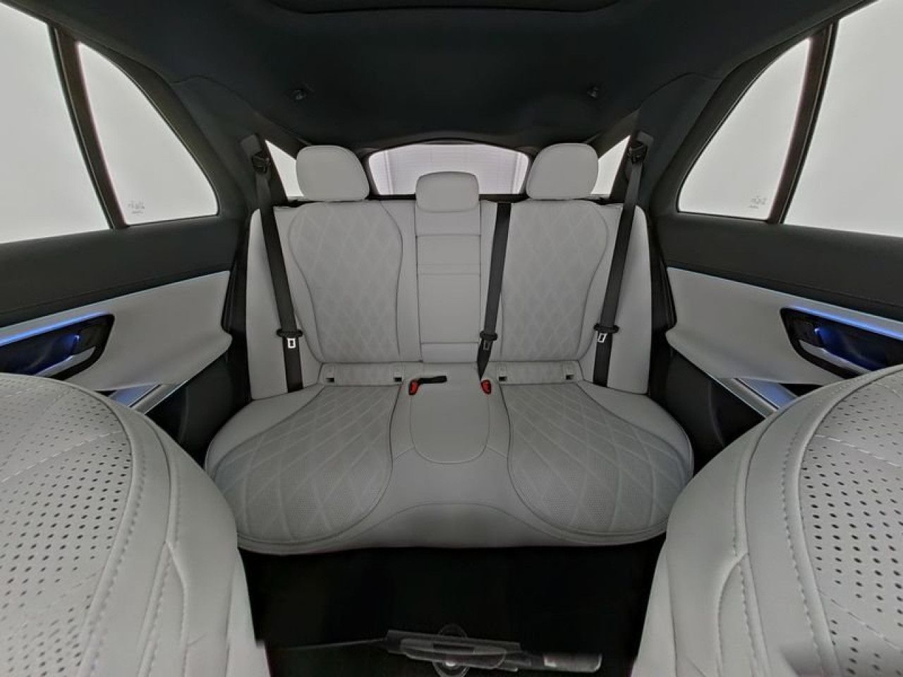 Mercedes-Benz E-Klasse – Bild 6