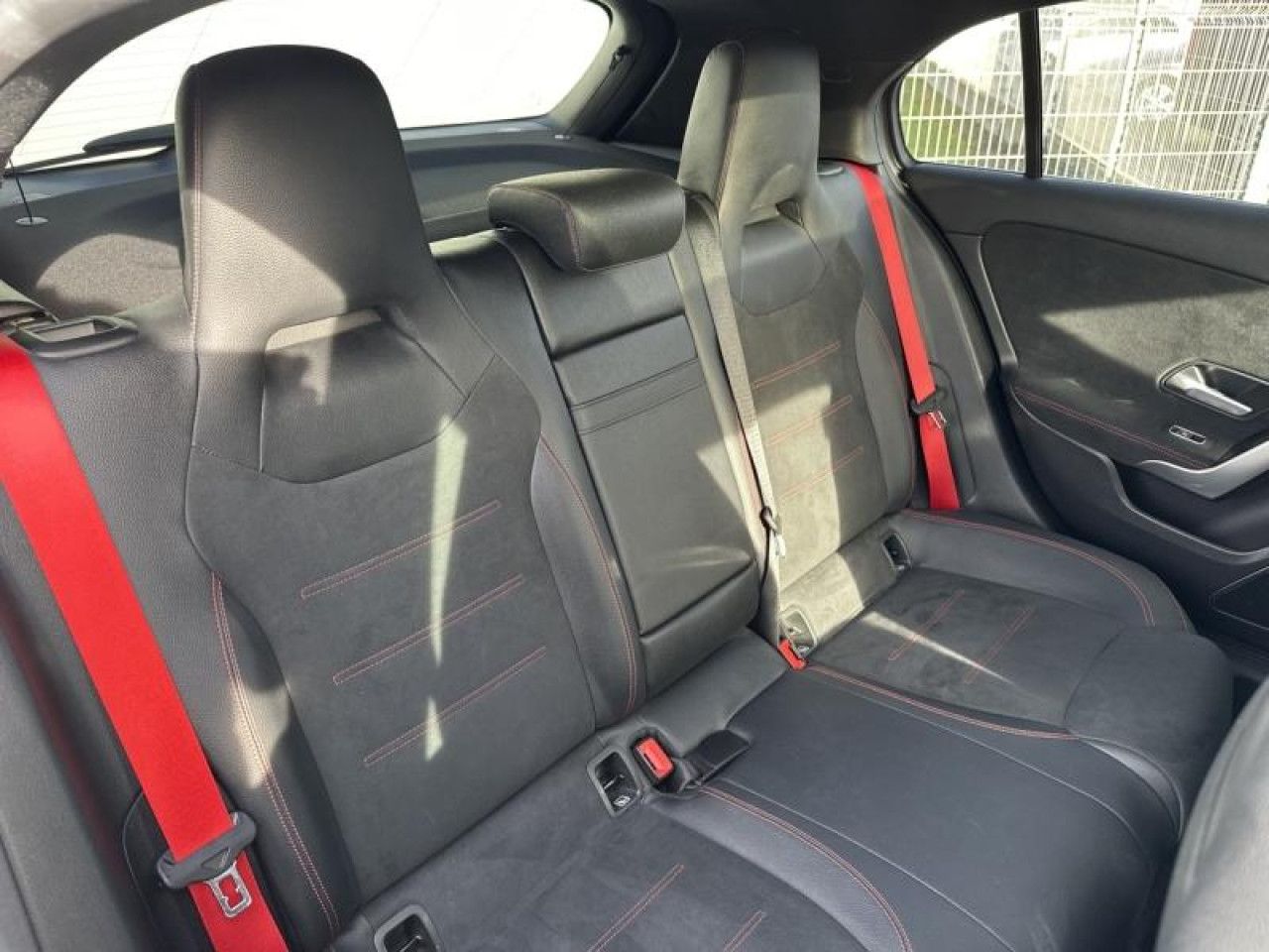 Photo du v&eacute;hicule 13 / 18