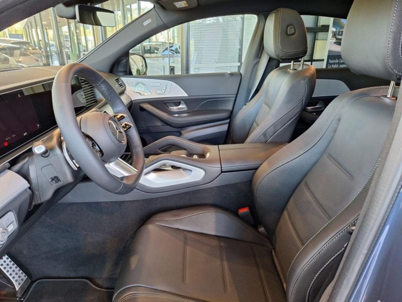 Photo du v&eacute;hicule 16 / 18