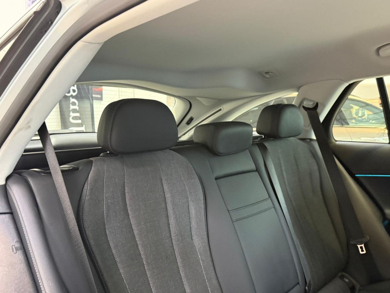 Mercedes-Benz E-Klasse – Bild 19