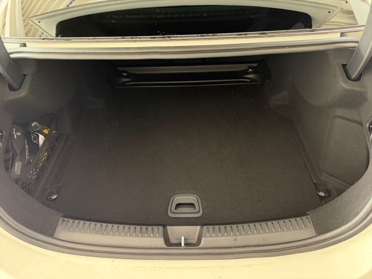 Mercedes-Benz E-Klasse – Bild 10