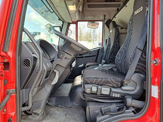 Vehicle image 9 / 14