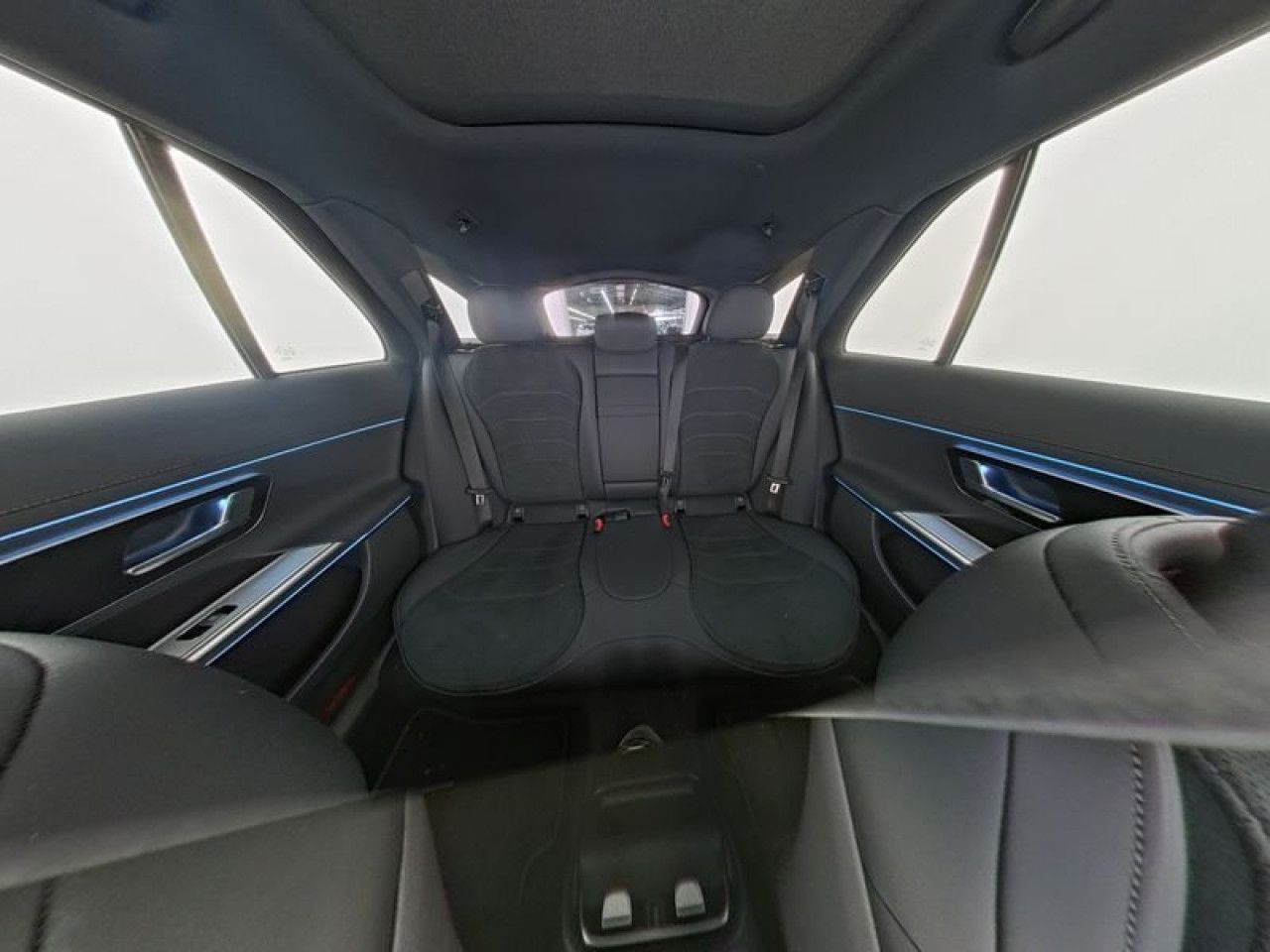 Mercedes-Benz E-Klasse – Bild 8